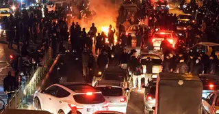 সরকারবিরোধী বিক্ষোভে জড়িত দুই ব্যক্তিকে ফাঁসি দিলো ইরান